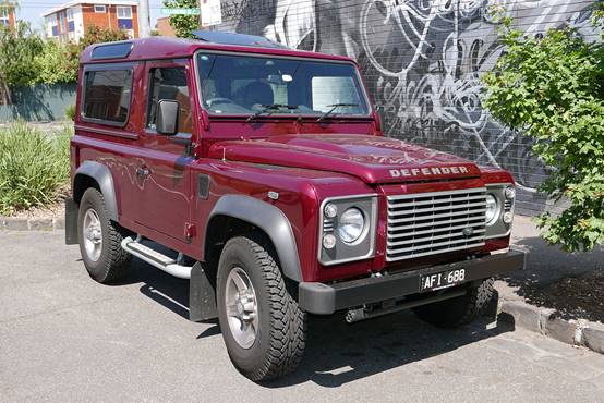 2015 Land Rover Defender(L316 MY15)90 3-door wagon(2015-10-24)01.jpg